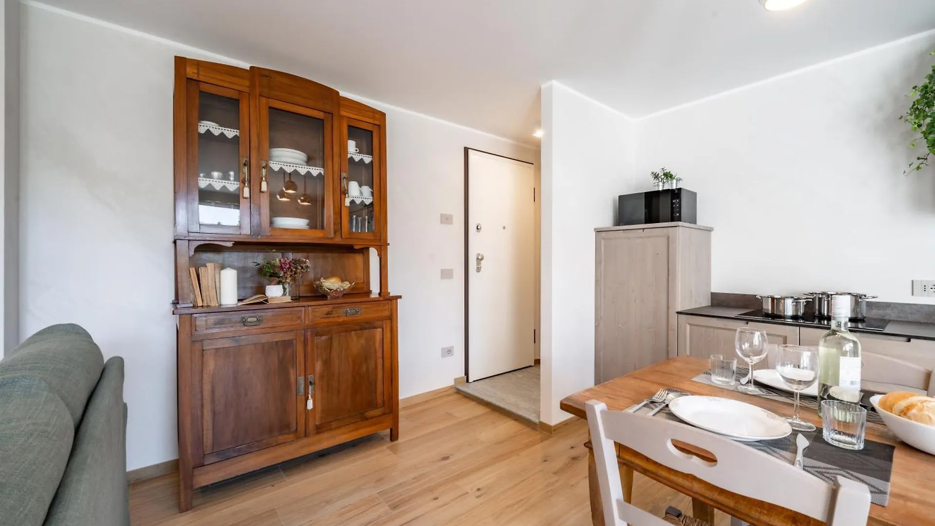 Villa Sunset - Luxury Property With Pool & Large Private Garden And Parking, Few Steps From The Beach, Ideal For Singles, Couples And A Family 데르비오