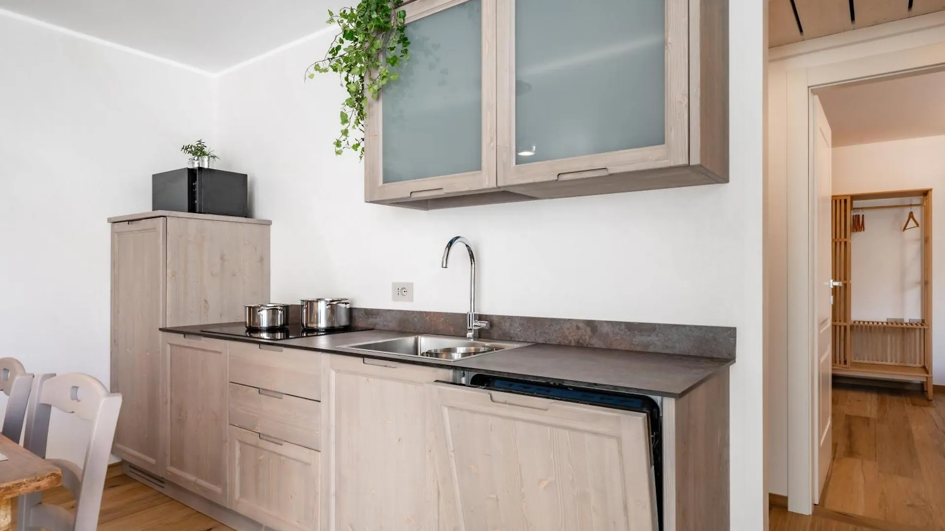 Villa Sunset - Luxury Property With Pool & Large Private Garden And Parking, Few Steps From The Beach, Ideal For Singles, Couples And A Family 데르비오